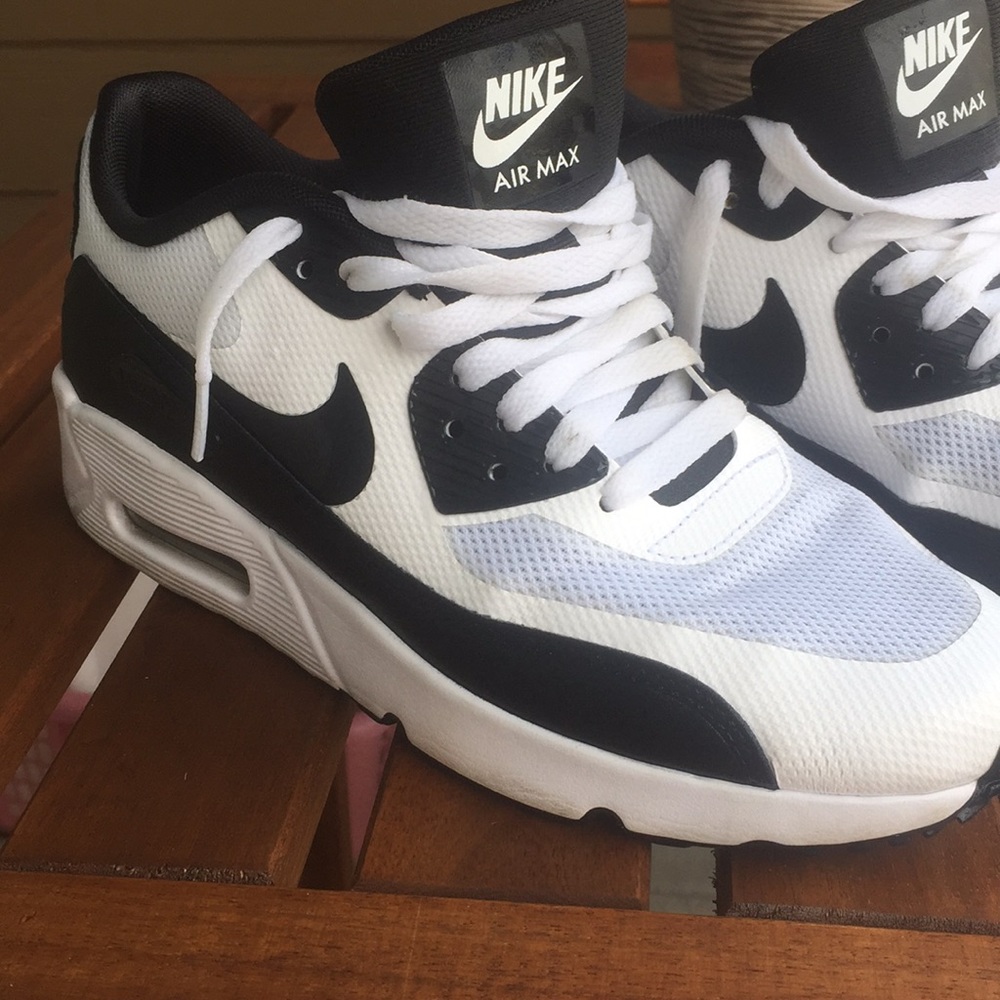 Nike Air Max Women’s 8 Boys 6 Y